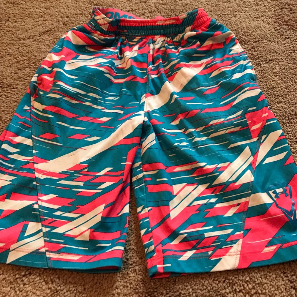 Boys Small Under Armour print Shorts
